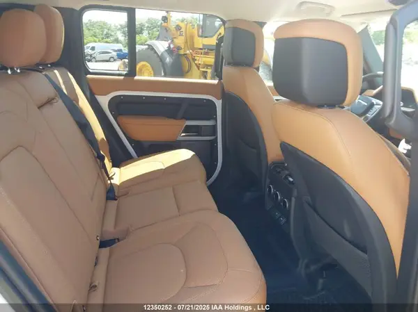 SALEP7EU8P2222945 2023 LAND ROVER DEFENDER - Image 8
