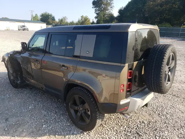 SALEPEFE1R2307706 2024 LAND ROVER DEFENDER - Image 2
