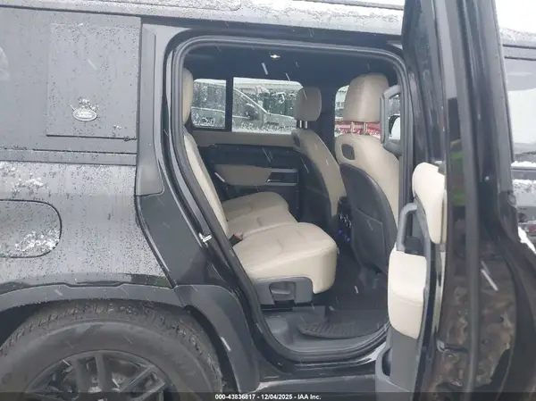SALEPERU8M2053357 2021 LAND ROVER DEFENDER - Image 8