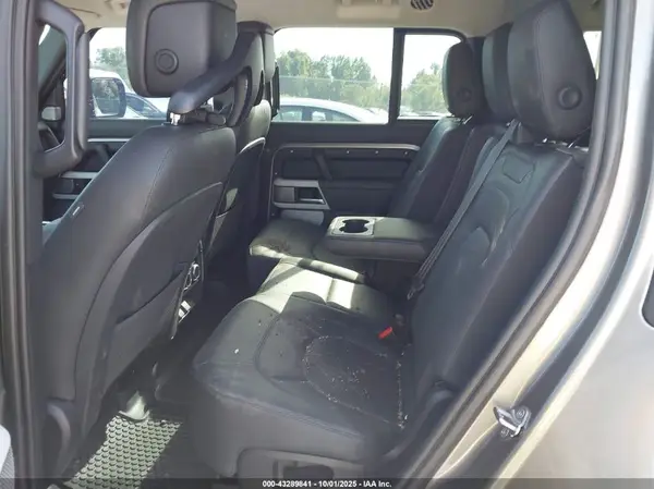 SALEPFEU2P2233918 2023 LAND ROVER DEFENDER - Image 8