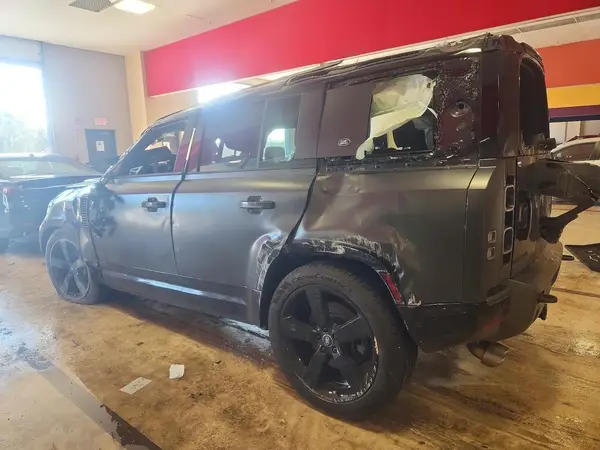 SALEWEEE2P2149054 2023 LAND ROVER DEFENDER - Image 2