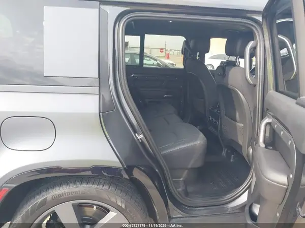 SALEWEEE5S2369474 2025 LAND ROVER DEFENDER - Image 8