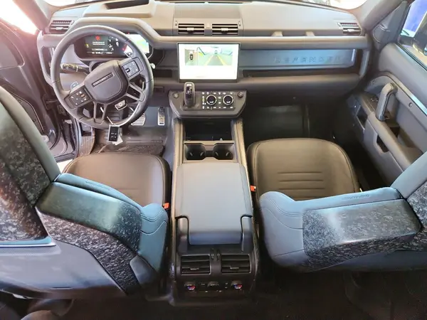 SALEZEE91S2459277 2025 LAND ROVER DEFENDER - Image 8