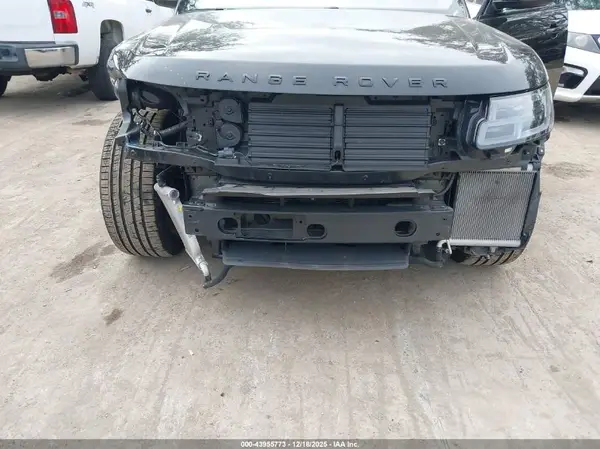 2022 LAND ROVER RANGE ROVER auction photo 6