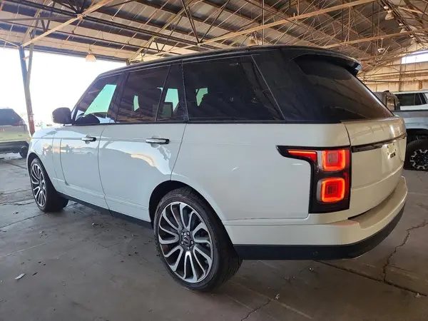 SALGS2SV8JA394512 2018 LAND ROVER RANGE ROVER - Image 2