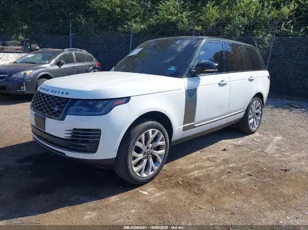 SALGV2RE8JA503323 2018 LAND ROVER RANGE ROVER - Image 2