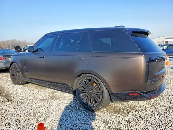 SALKPBE79PA070471 2023 LAND ROVER RANGE ROVER - Image 2