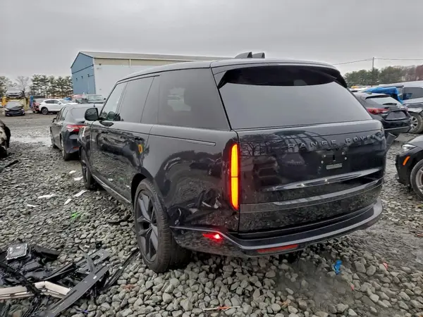 SALKPBE94SA303943 2025 LAND ROVER RANGE ROVER - Image 2