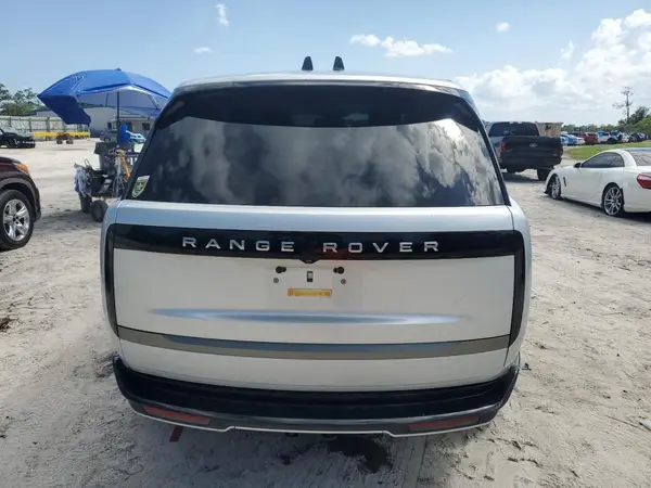 2024 LAND ROVER RANGE ROVER auction photo 6