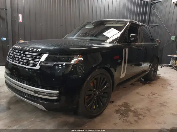 SALKV9E7XPA035744 2023 LAND ROVER RANGE ROVER - Image 2