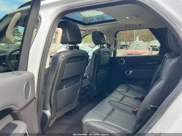 SALRG2RV8JA070279 2018 LAND ROVER DISCOVERY - Image 8