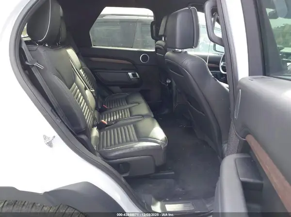 SALRHBBK3HA015486 2017 LAND ROVER DISCOVERY - Image 8