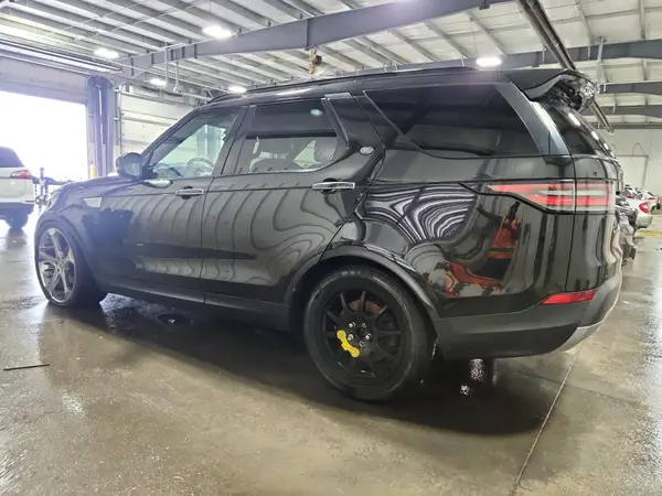 SALRHBBV7HA045701 2017 LAND ROVER DISCOVERY - Image 2