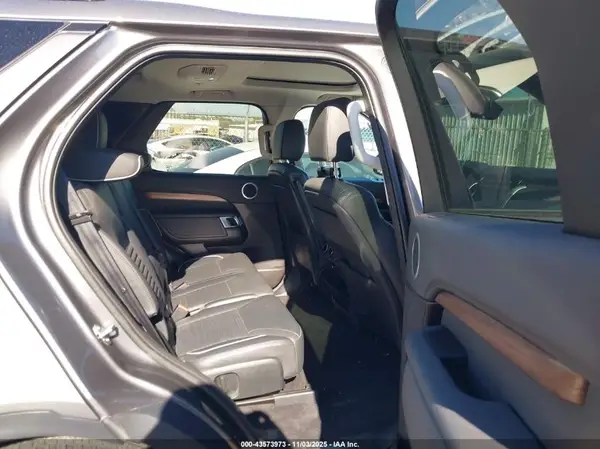 SALRR2RK0JA047689 2018 LAND ROVER DISCOVERY - Image 8