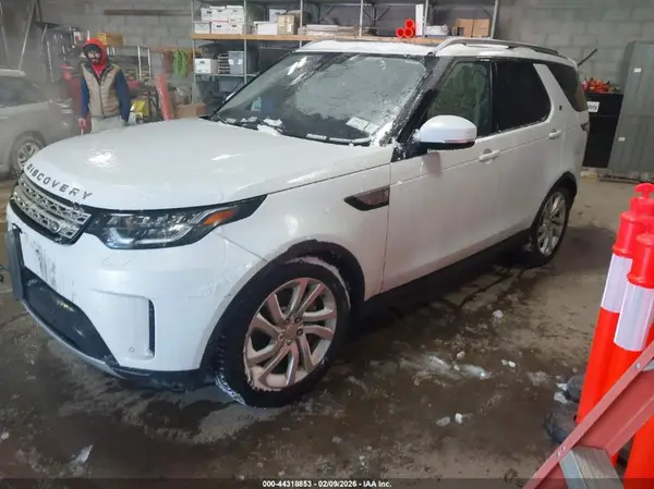 SALRR2RV7JA052897 2018 LAND ROVER DISCOVERY - Image 2