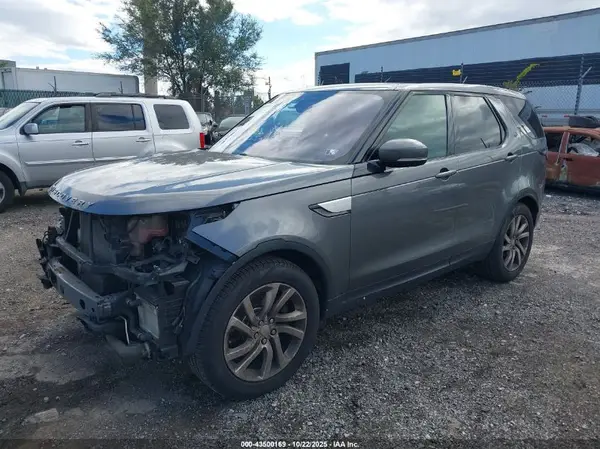 SALRRBBK4HA019303 2017 LAND ROVER DISCOVERY - Image 2