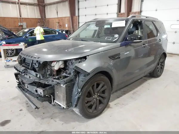 SALRRBBV0HA022421 2017 LAND ROVER DISCOVERY - Image 2