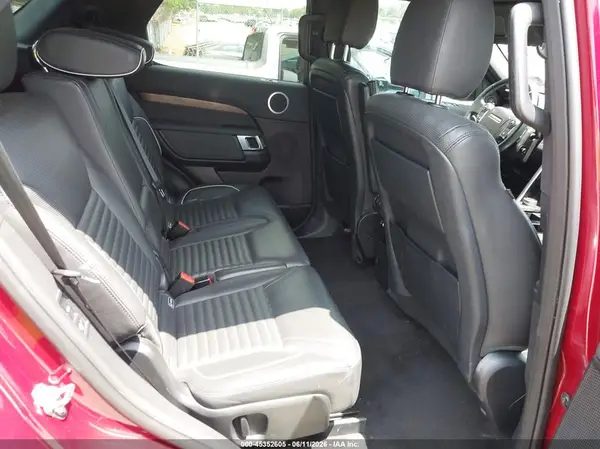 SALRRBBV0HA026811 2017 LAND ROVER DISCOVERY - Image 8