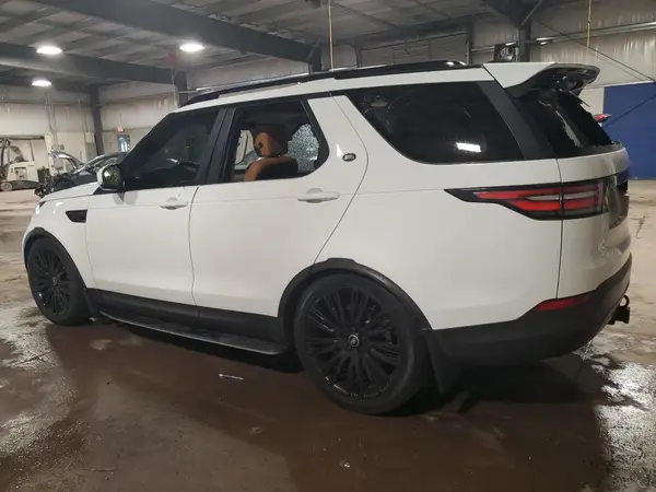 SALRRBBV7HA005387 2017 LAND ROVER DISCOVERY - Image 2