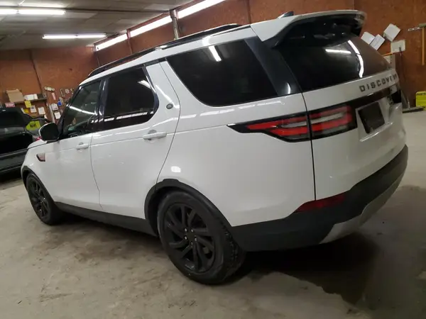 SALRRBBV7HA011660 2017 LAND ROVER DISCOVERY - Image 2
