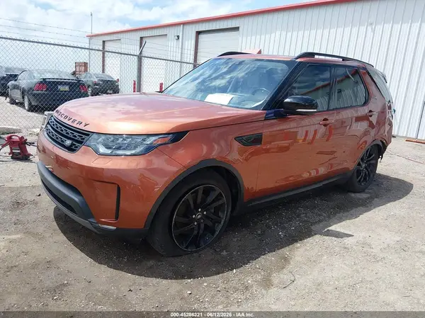 SALRT2RK9JA061074 2018 LAND ROVER DISCOVERY - Image 2