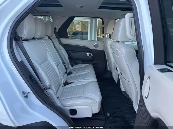SALRT2RV4JA065768 2018 LAND ROVER DISCOVERY - Image 8