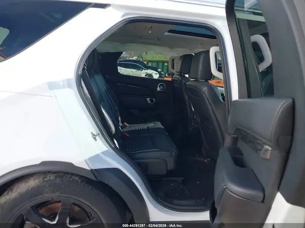 SALRT2RV5JA057081 2018 LAND ROVER DISCOVERY - Image 8