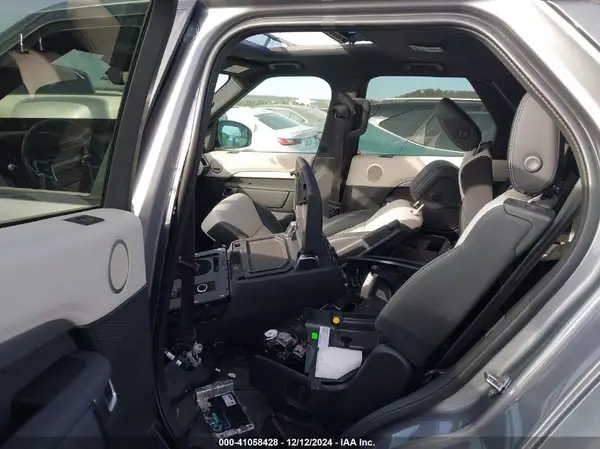 SALRT4EU0N2460975 2022 LAND ROVER DISCOVERY - Image 8