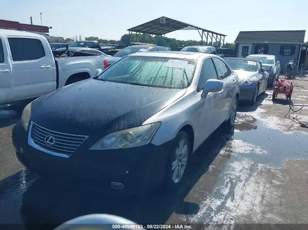 SALVC2RX9JH277699 2018 LEXUS ES - Image 2
