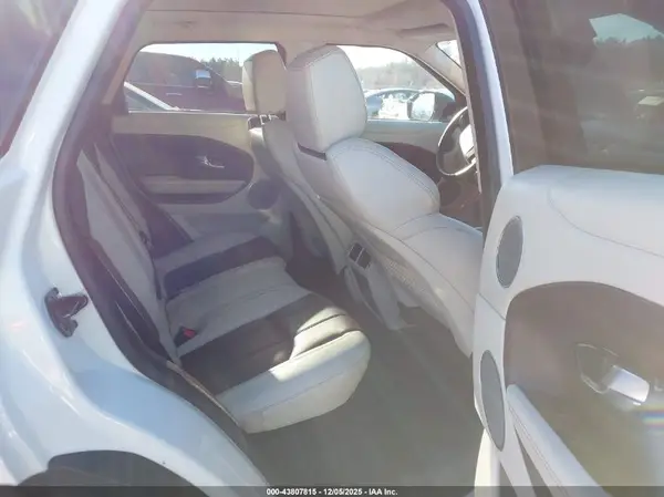 SALVE2BG3HH169979 2017 LAND ROVER RANGE ROVER EVOQUE - Image 8