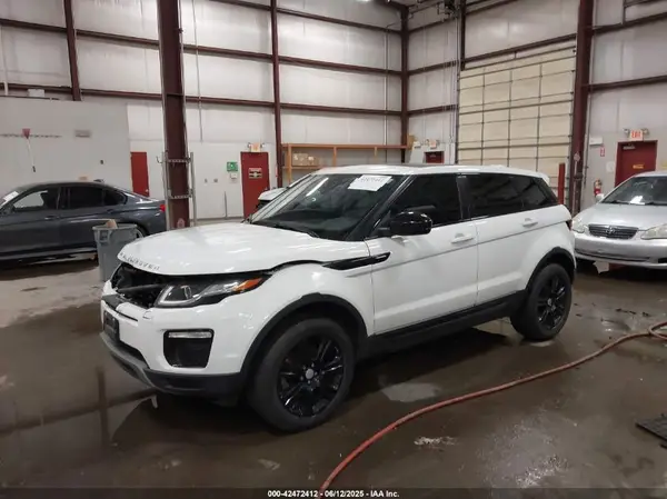 SALVP2BG3HH198831 2017 LAND ROVER RANGE ROVER EVOQUE - Image 2