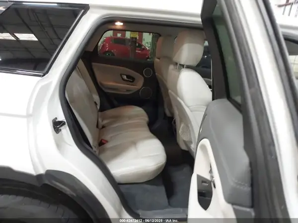 SALVP2BG3HH198831 2017 LAND ROVER RANGE ROVER EVOQUE - Image 8