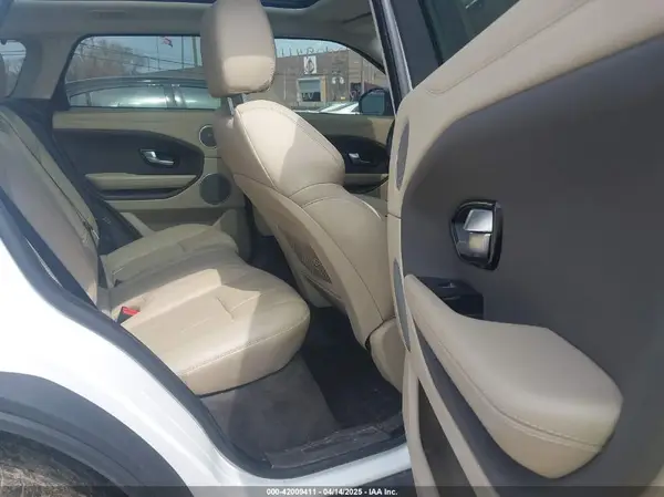 SALVP2BG7HH196628 2017 LAND ROVER RANGE ROVER EVOQUE - Image 8