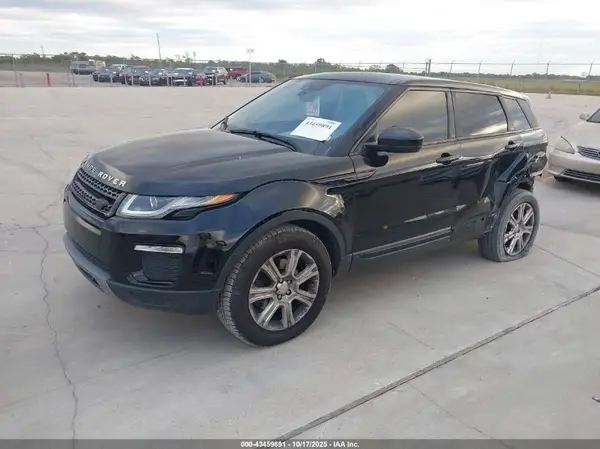 SALVP2RX7KH348680 2019 LAND ROVER RANGE ROVER EVOQUE - Image 2