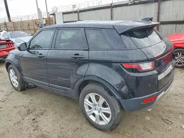 SALVP2RX8JH298015 2018 LAND ROVER RANGE ROVER EVOQUE - Image 2