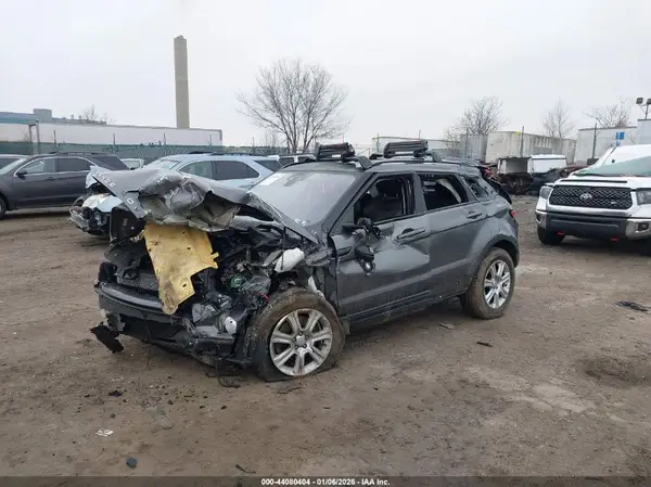 SALVP2RX9JH270031 2018 LAND ROVER RANGE ROVER EVOQUE - Image 2