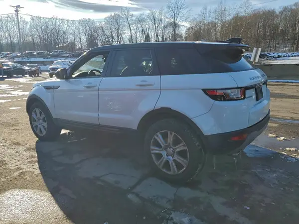 SALVP2RX9JH320989 2018 LAND ROVER RANGE ROVER EVOQUE - Image 2