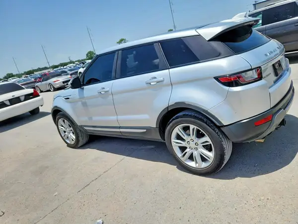 SALVR2BG2HH199186 2017 LAND ROVER RANGE ROVER EVOQUE - Image 2