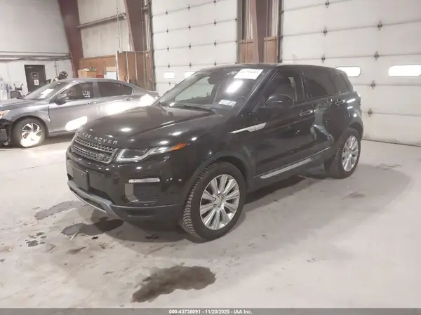 SALVR2BG4HH200645 2017 LAND ROVER RANGE ROVER EVOQUE - Image 2