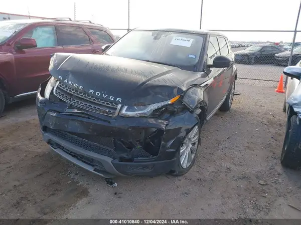 SALVR2BG4HH230096 2017 LAND ROVER RANGE ROVER EVOQUE - Image 2