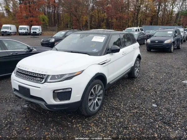 SALVR2BG8HH215049 2017 LAND ROVER RANGE ROVER EVOQUE - Image 2