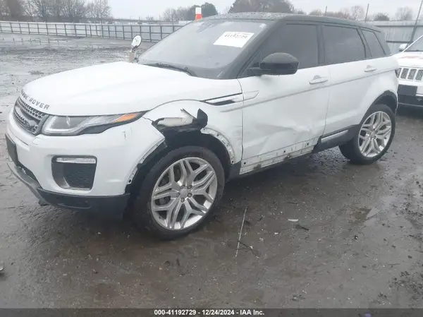 SALVR2BGXHH256685 2017 LAND ROVER RANGE ROVER EVOQUE - Image 2