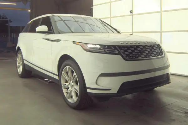 SALYB2EX4KA796210 2019 LAND ROVER RANGE ROVER VELAR - Image 2