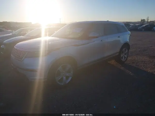 SALYB2EX9LA256160 2020 LAND ROVER RANGE ROVER VELAR - Image 2