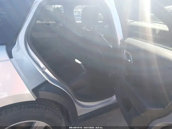 SALYB2EXXKA797104 2019 LAND ROVER RANGE ROVER VELAR - Image 8