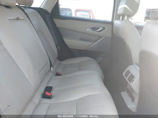 SALYB2RN6JA745654 2018 LAND ROVER RANGE ROVER VELAR - Image 8