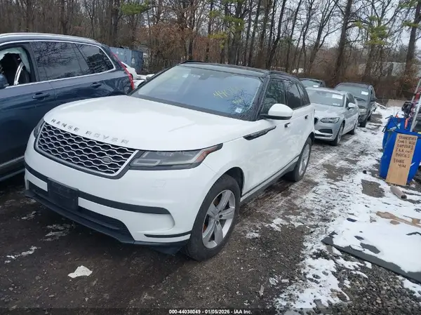SALYB2RN7JA760485 2018 LAND ROVER RANGE ROVER VELAR - Image 2