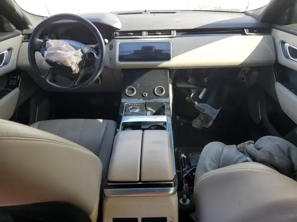 SALYB2RV5JA756600 2018 LAND ROVER RANGE ROVER VELAR - Image 8
