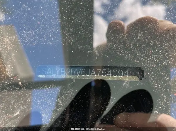 SALYB2RV6JA754094 2018 LAND ROVER RANGE ROVER VELAR - Image 8