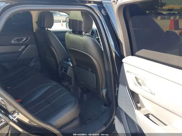 SALYB2RX2JA732367 2018 LAND ROVER RANGE ROVER VELAR - Image 8